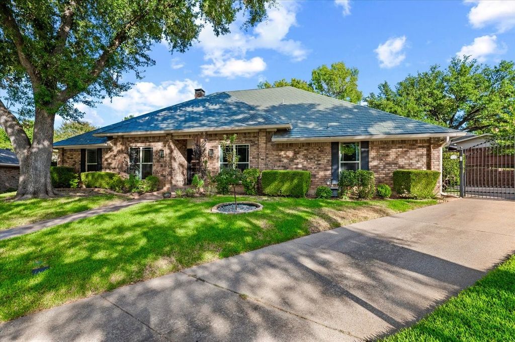805 Shadycreek Court, Arlington, TX 76013 — photo 3