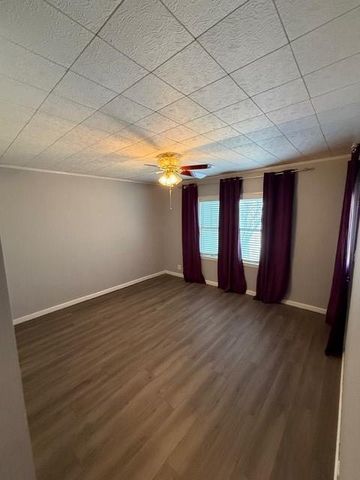 217 S 5th Street, Burlington, KS 66839