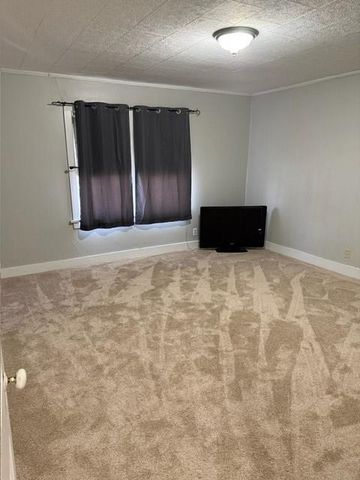 217 S 5th Street, Burlington, KS 66839