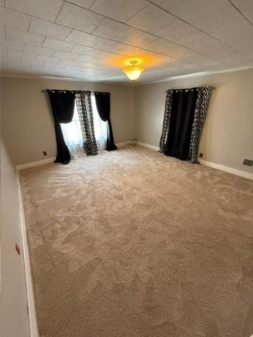 217 S 5th Street, Burlington, KS 66839