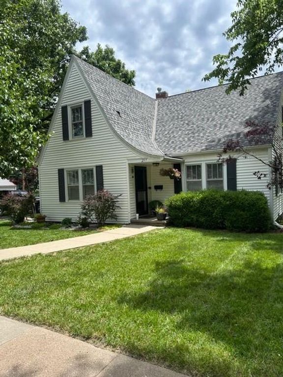 217 S 5th Street, Burlington, KS 66839