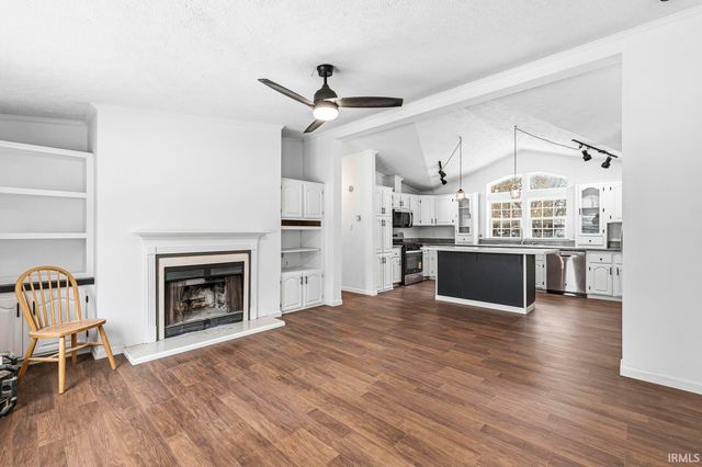 1628 S Spring Street, Mishawaka, IN 46544