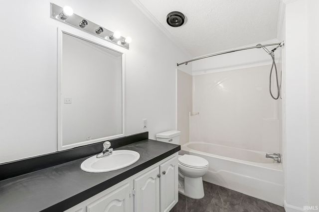 1628 S Spring Street, Mishawaka, IN 46544