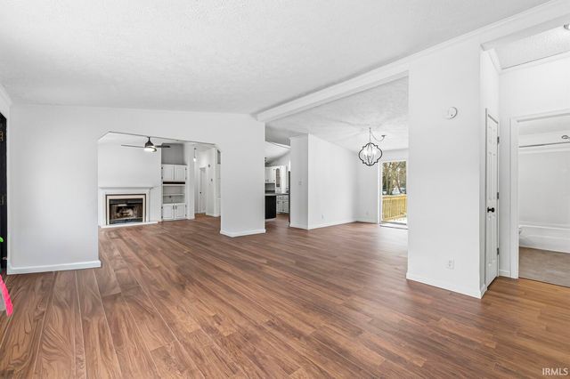 1628 S Spring Street, Mishawaka, IN 46544