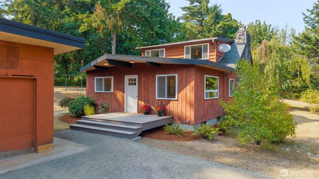 717 Twin View Place W, Bremerton, WA 98312