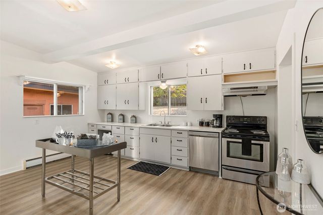 717 Twin View Place W, Bremerton, WA 98312