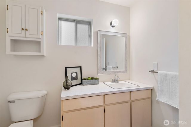717 Twin View Place W, Bremerton, WA 98312