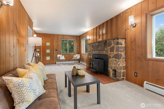 717 Twin View Place W, Bremerton, WA 98312
