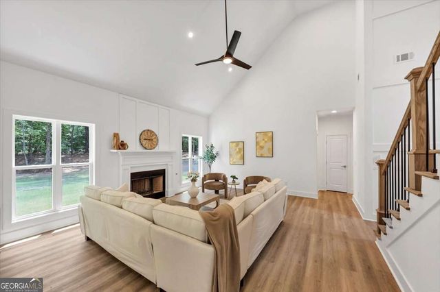 636 Harbour Shores Drive, Jackson, GA 30233