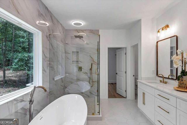 636 Harbour Shores Drive, Jackson, GA 30233