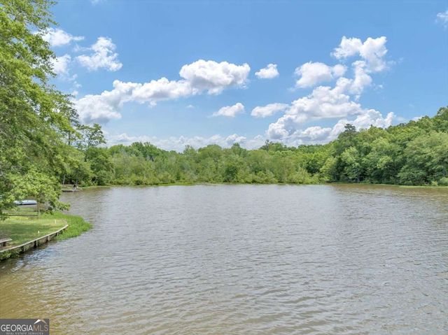 636 Harbour Shores Drive, Jackson, GA 30233