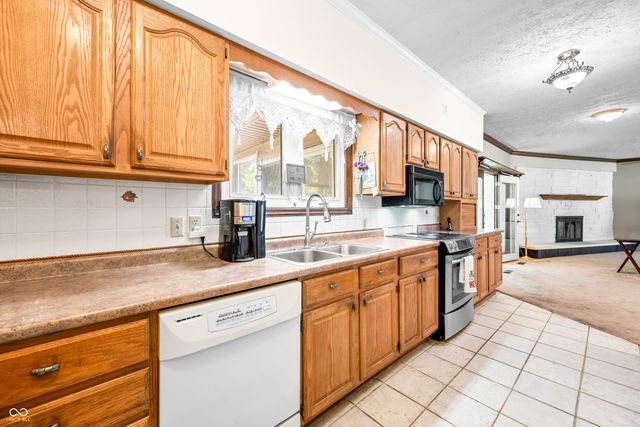 4194 E West Point Court, Martinsville, IN 46151