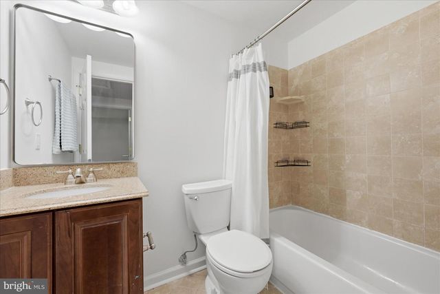 5723 WALNUT WOOD LN, Burke, VA 22015