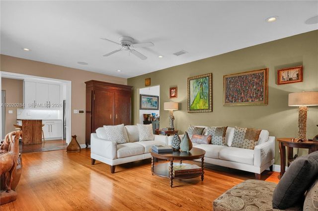 6291 SW 50th St, Miami, FL 33155
