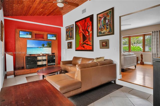 6291 SW 50th St, Miami, FL 33155
