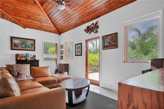 6291 SW 50th St, Miami, FL 33155