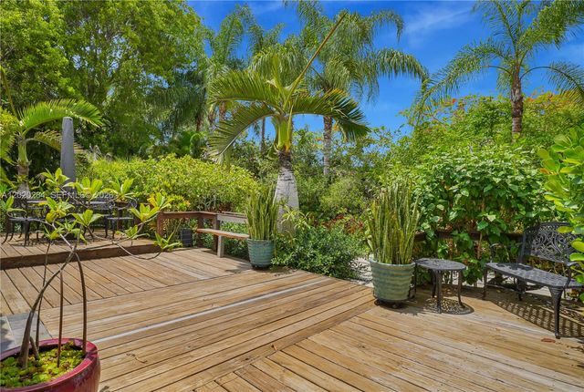 6291 SW 50th St, Miami, FL 33155