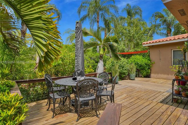 6291 SW 50th St, Miami, FL 33155