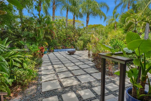6291 SW 50th St, Miami, FL 33155