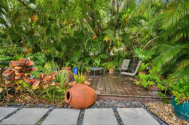 6291 SW 50th St, Miami, FL 33155