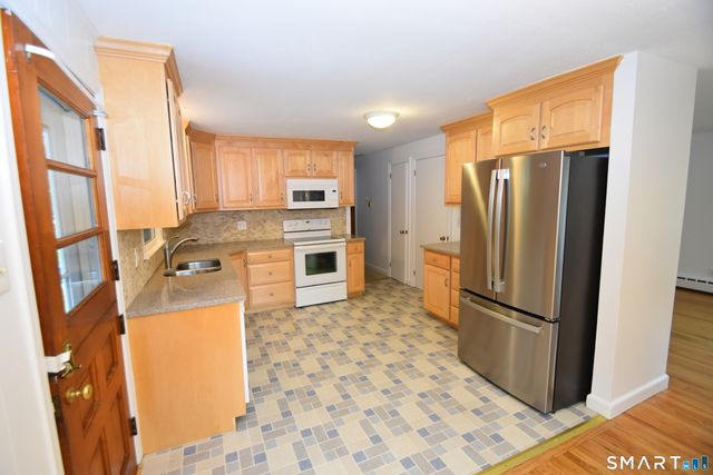 16 Echo Drive, Vernon, CT 06066