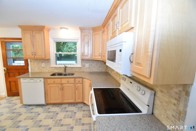 16 Echo Drive, Vernon, CT 06066