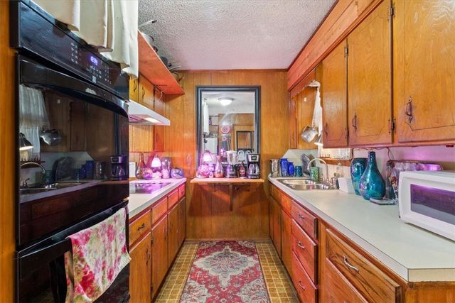 411 Brookwood Drive, Woodway, TX 76712