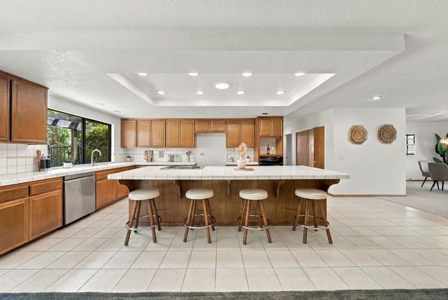 3537 Ybarra Rd, Spring Valley, CA 91978