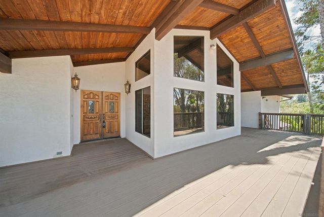 3537 Ybarra Rd, Spring Valley, CA 91978
