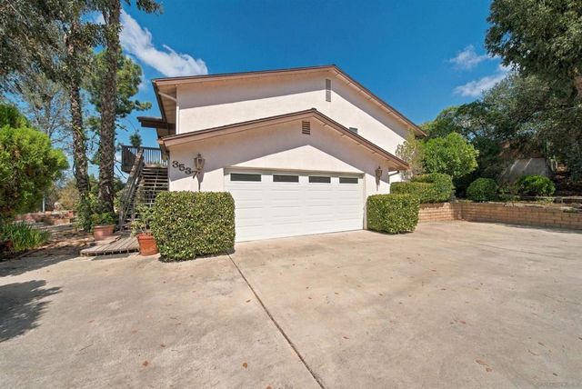 3537 Ybarra Rd, Spring Valley, CA 91978