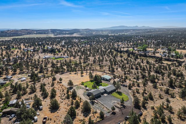 5900 NW 59th Street, Redmond, OR 97756