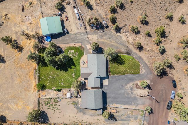 5900 NW 59th Street, Redmond, OR 97756