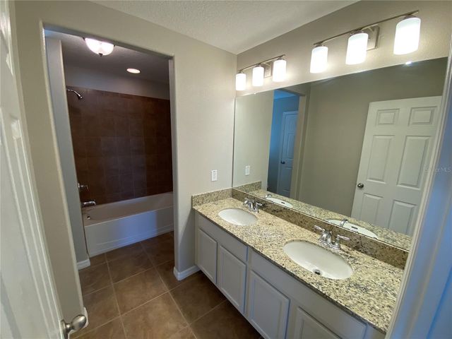 4408 BREEZE ISLE LANE, Kissimmee, FL 34744