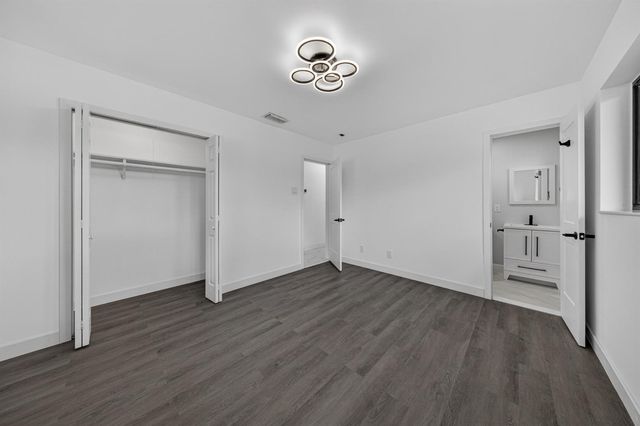 2740 NW 9th Lane, Wilton Manors, FL 33311