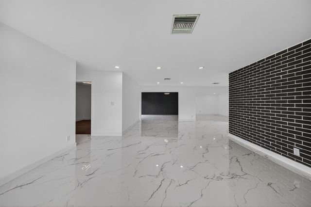 2740 NW 9th Lane, Wilton Manors, FL 33311