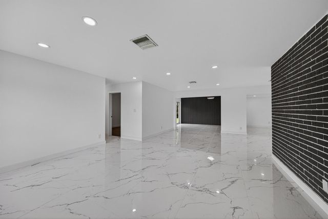 2740 NW 9th Lane, Wilton Manors, FL 33311