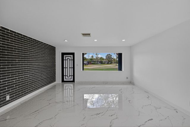 2740 NW 9th Lane, Wilton Manors, FL 33311