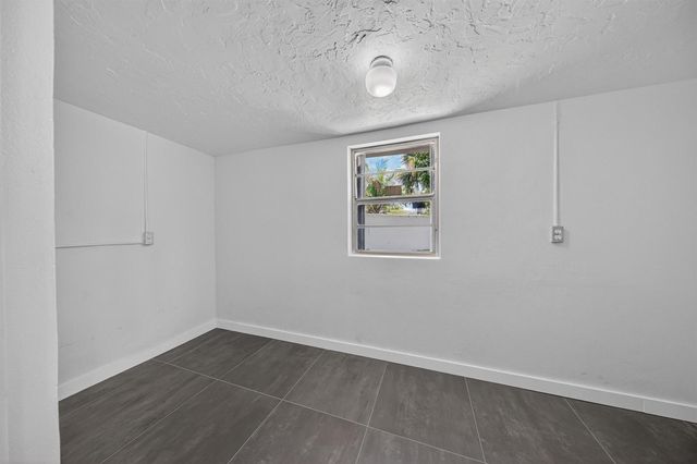 2740 NW 9th Lane, Wilton Manors, FL 33311