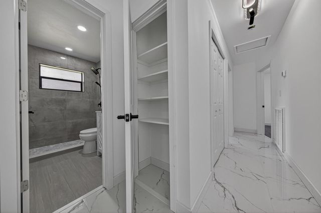2740 NW 9th Lane, Wilton Manors, FL 33311