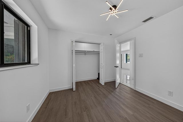 2740 NW 9th Lane, Wilton Manors, FL 33311