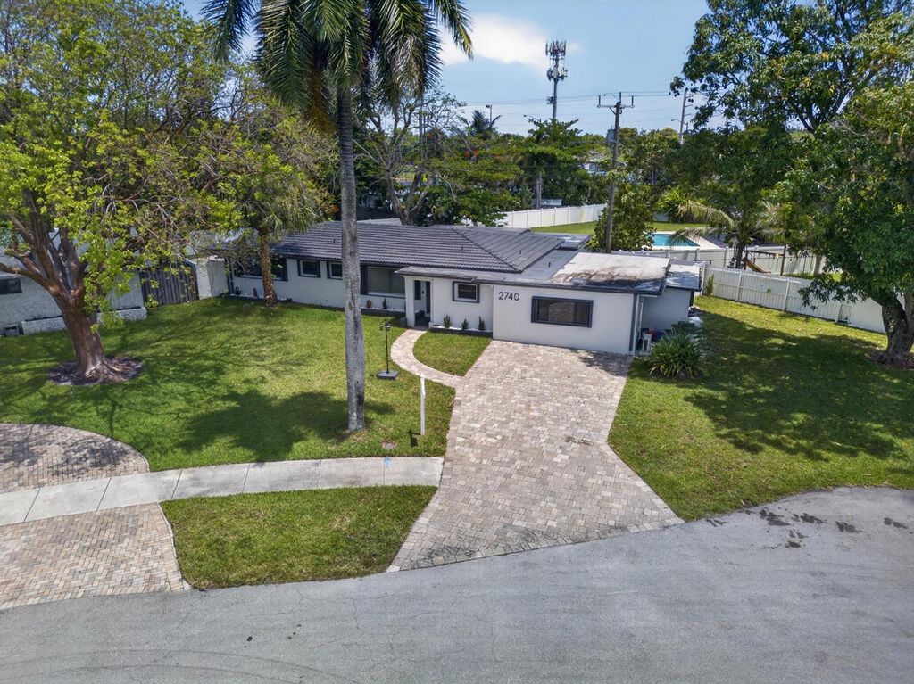 2740 NW 9th Lane, Wilton Manors, FL 33311