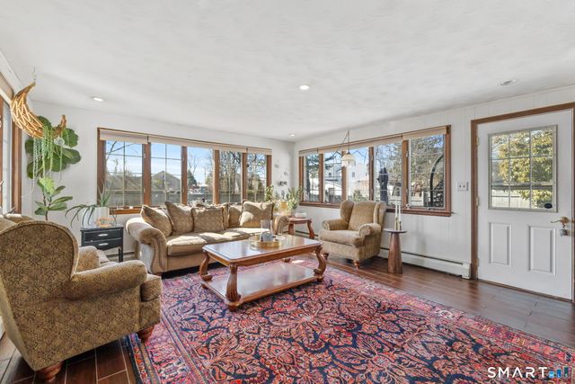 24 Peace Court, Plainville, CT 06062