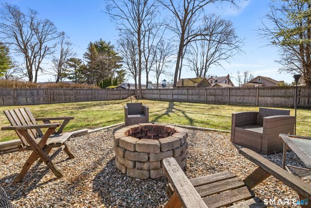 24 Peace Court, Plainville, CT 06062