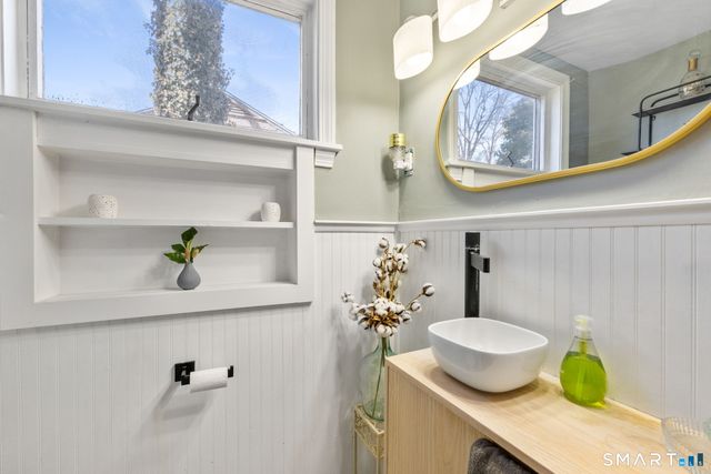 24 Peace Court, Plainville, CT 06062