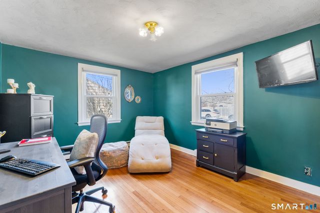 24 Peace Court, Plainville, CT 06062