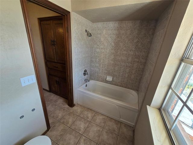 10900 Abbeywood, Oklahoma City, OK 73170