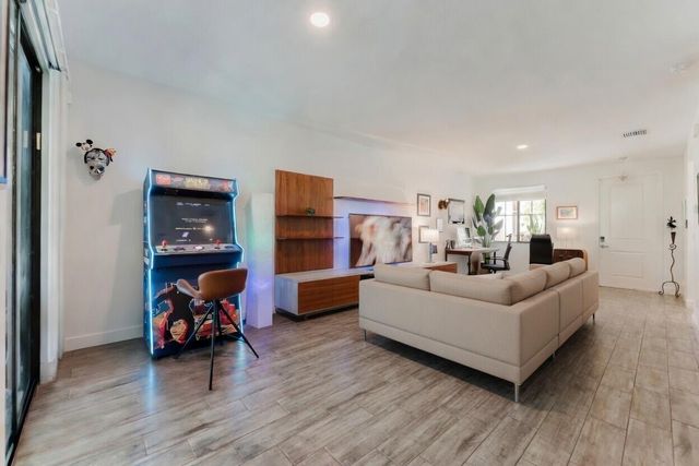 295 NW 33rd Lane, Pompano Beach, FL 33069