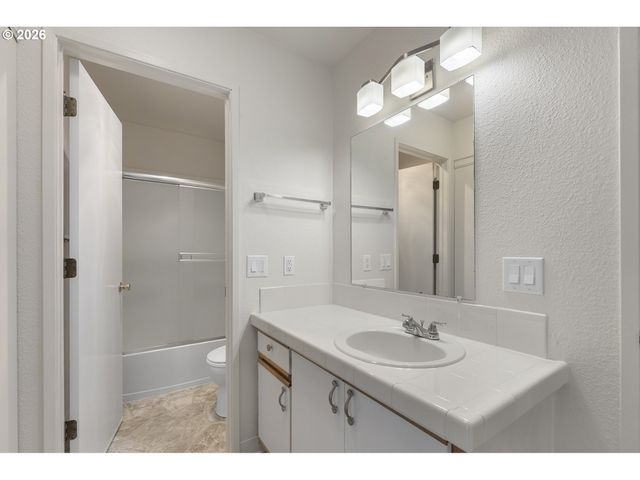 20915 FAWN Ct 45, West Linn, OR 97068