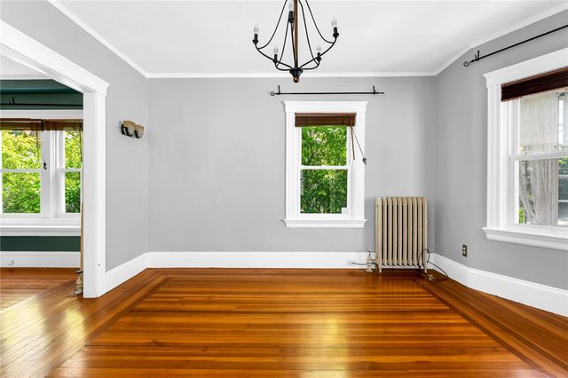 1058 Narragansett Boulevard, Cranston, RI 02905