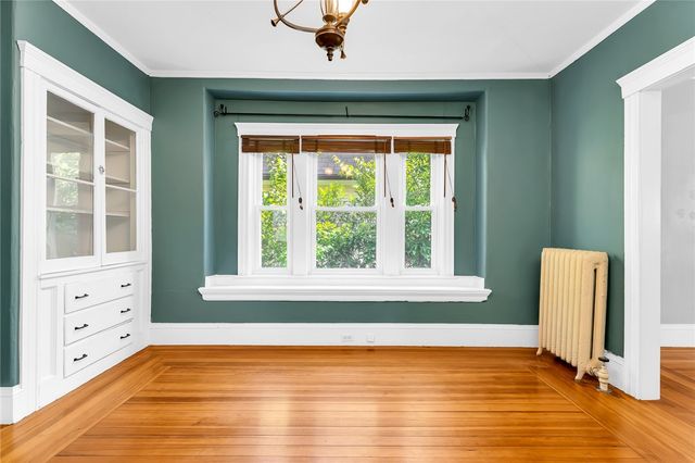 1058 Narragansett Boulevard, Cranston, RI 02905